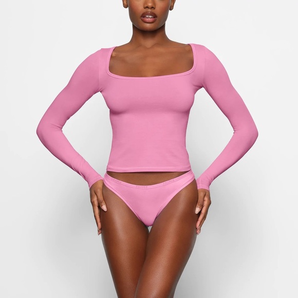 SKIMS Tops - 🍭RARE🍬NEW VINTAGE SCOOP LONG SLEEVE T-SHIRT.🎀🫧